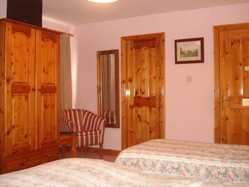 Фото номера Трехместный номер Отели типа «постель и завтрак» Rosmo House B&amp;B г. Уэстпорт 4