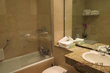 Фото номера Двухместный номер с 1 кроватью Отель Westport Country Lodge Hotel г. Уэстпорт 11