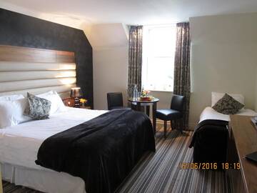 Фото номера Двухместный номер с 2 отдельными кроватями Отель Westport Country Lodge Hotel г. Уэстпорт 2